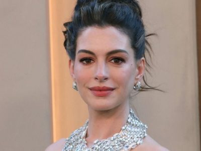 Anne Hathaway atualiza fãs sobre a aguardada sequência do filme que lançou sua carreira