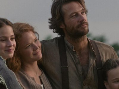 Nova série de época da Netflix supera clássicos da TV, segundo crítica
