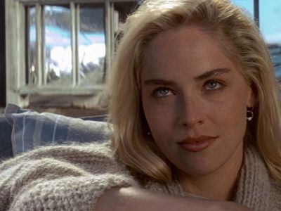 “Ela está no filme”: Um dos longas mais polêmicos da década de 1990 será refeito com o retorno da icônica personagem principal