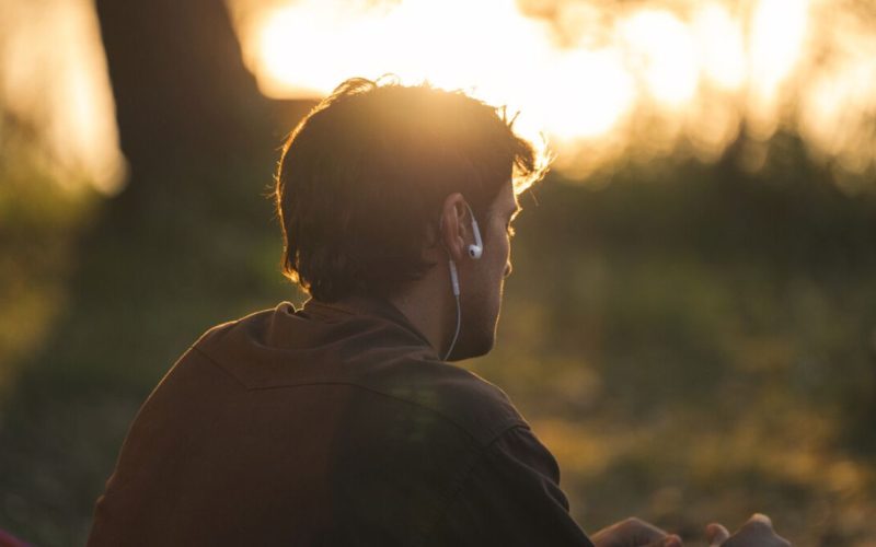Minissérie da Netflix provoca emoções intensas e leva maratonista a chorar como criança em uma tarde