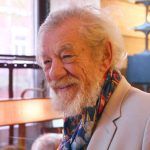 Ian McKellen revela descoberta sobre novo Capitão América durante filmagens de Vingadores: Doutor Destino