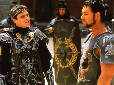 27 anos atrás, no set de seu melhor filme, Russell Crowe enfrentou comportamento “pouco profissional” de ator cult