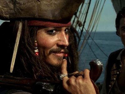Johnny Depp pode retornar como Jack Sparrow em Piratas do Caribe 6, mas não como personagem principal